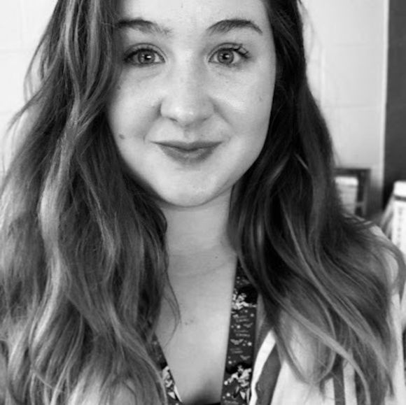 Profile Picture of Rebecca Tuuri (@rtuuri) on Poshmark