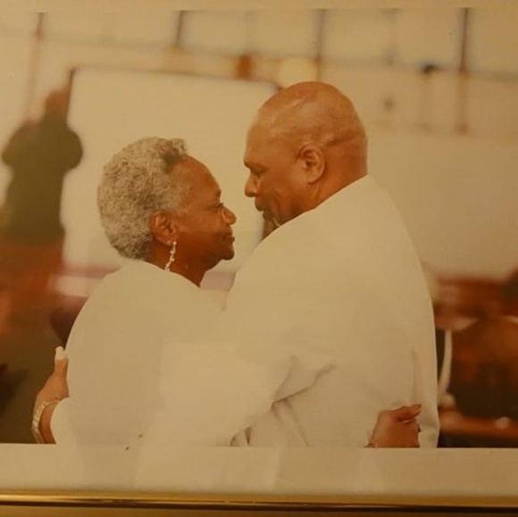 Profile Picture of Bobbie Mcintosh (@bobbiemc76) on Poshmark