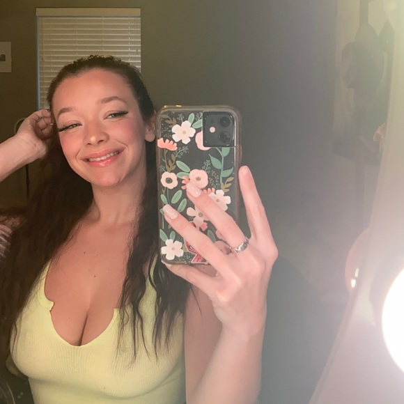 Profile Picture of Madeleine Viets (@maddyrae123) on Poshmark