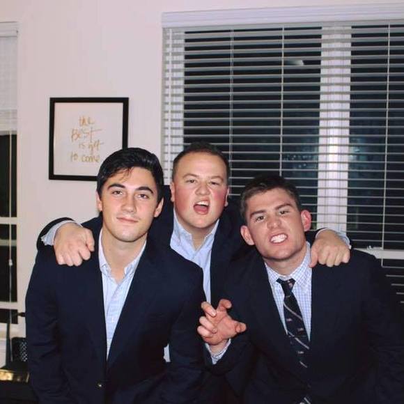 Profile Picture of Bee Feagles (@bee_feagles) on Poshmark