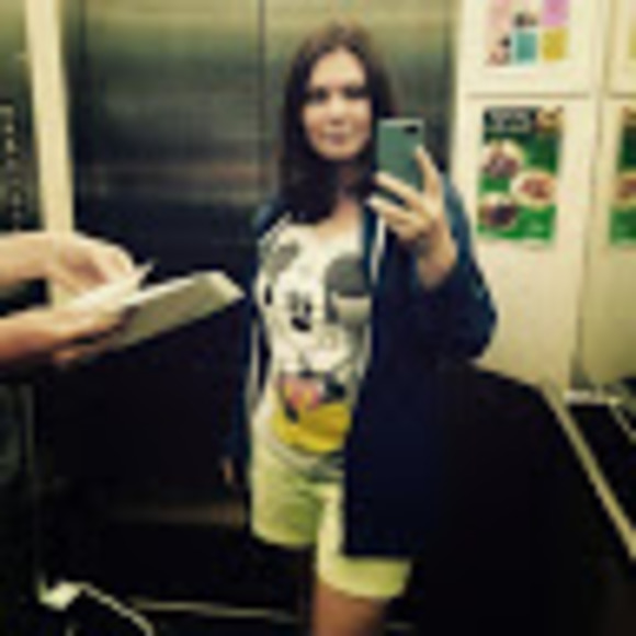 Profile Picture of Yuliya Kuznetsova (@yaspynova) on Poshmark