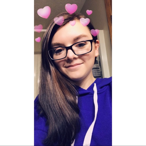 Profile Picture of Samantha Malaska (@sam_m1219) on Poshmark