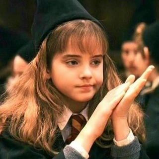 Profile Picture of Cassandracn (@cassandracaney) on Twitter