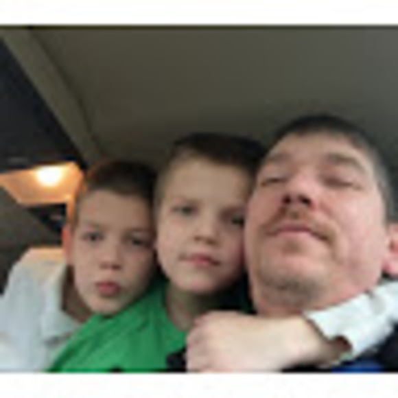 Profile Picture of Joe Barnes (@joe_riannabarne) on Poshmark