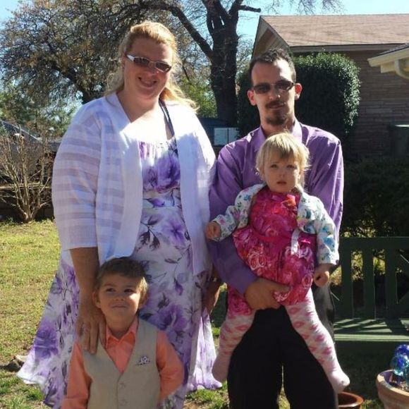 Profile Picture of Cassandra Cunningham (@mommyof2_2014) on Poshmark