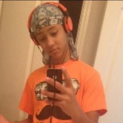 Profile Picture of Lawrence Espree (@call_meh_smokey) on Twitter