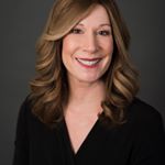 Profile Picture of Julie Bowman Sterling REALTOR (@thesterlingscoop) on Instagram