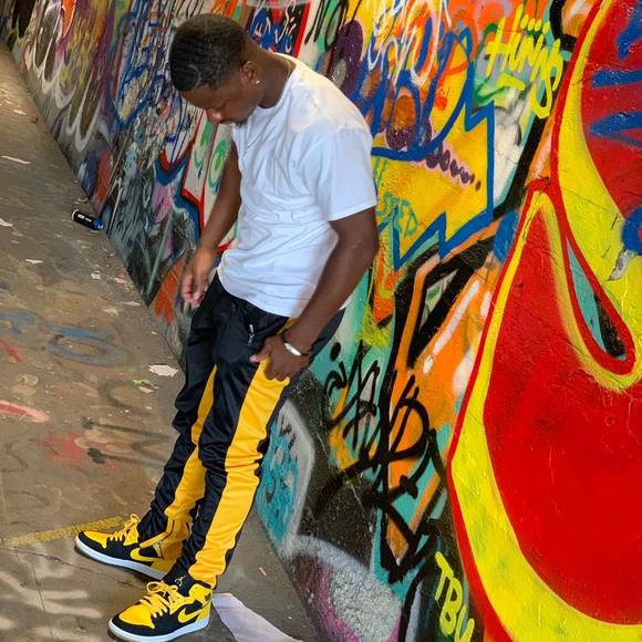 Profile Picture of Lee Lipsey (@justlpsy) on Poshmark