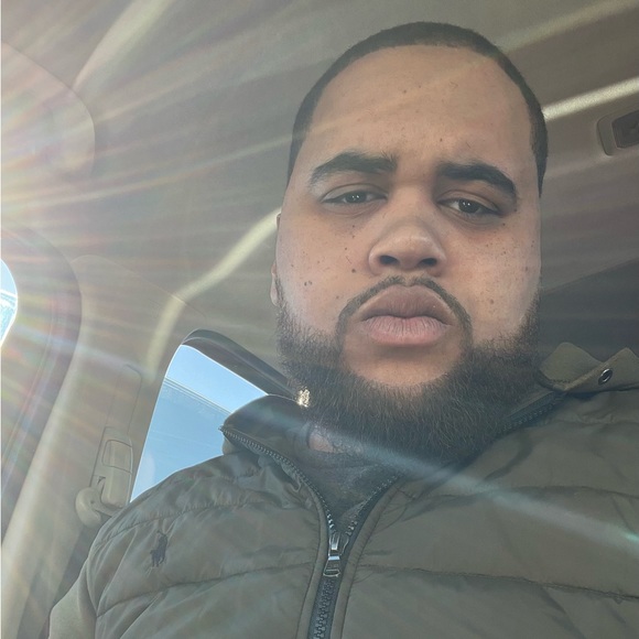 Profile Picture of Evan Pertell (@evoslice) on Poshmark