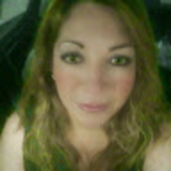 Profile Picture of Maggie Riviera (@magia0526) on Poshmark