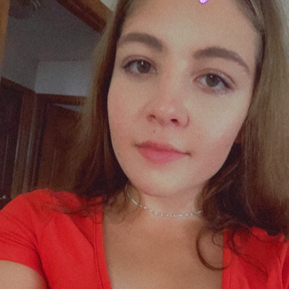 Profile Picture of Lydia Burckhardt (@lydb555) on Poshmark