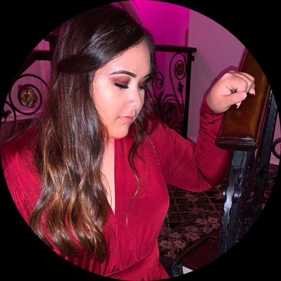 Profile Picture of Jakeline Hernandez (@styledbyjh) on Poshmark