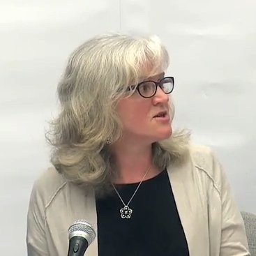 Profile Picture of Tanya Jones (@decombustion) on Twitter