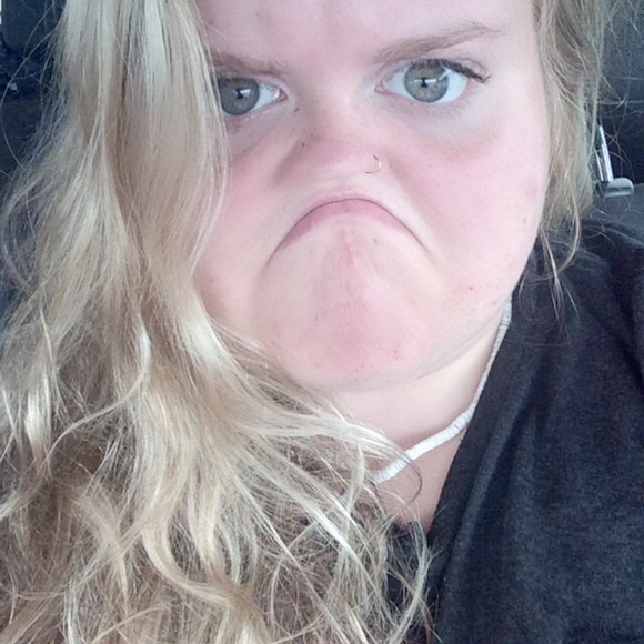 Keryl Korzon - Poshmark Profile Picture of Keryl Korzon (@kerylk) on Poshmark