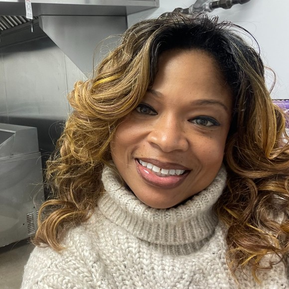 Profile Picture of Dixie Grace (@iamdixiegrace) on Poshmark