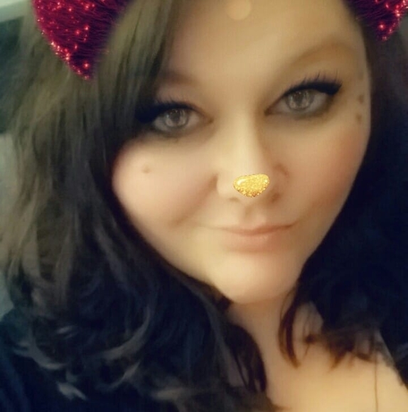 Heather Azbell - Poshmark Profile Picture of Heather Azbell (@heatherazbell) on Poshmark