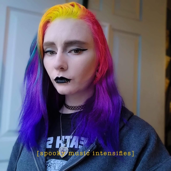 Profile Picture of Elaina Foster (@crumblecookie) on Poshmark