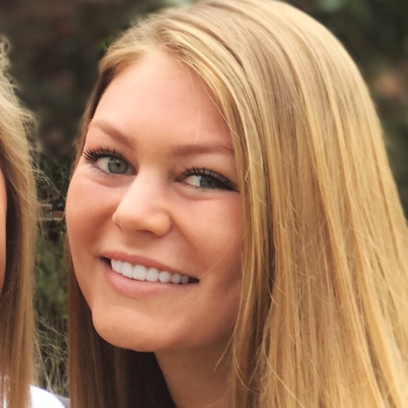 Profile Picture of Hailey Krochmal (@haileykrochmal) on Poshmark