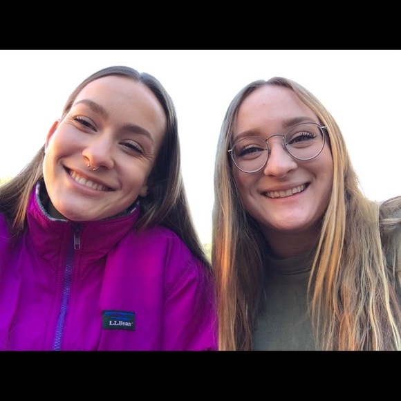 Profile Picture of Danielle Gelsinger (@dgelsinger) on Poshmark