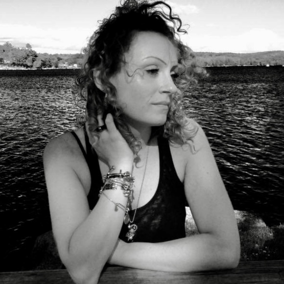 Profile Picture of Kaitlin Teta (@katieteta2) on Poshmark