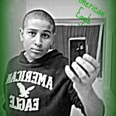 Profile Picture of Adam Jackson (@HollisterSplash) on Twitter