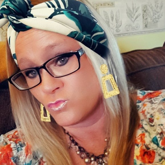 Profile Picture of Valerie Mccarroll (@valbbycks) on Poshmark