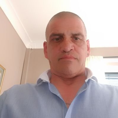 Profile Picture of Robert Heaphy (@Rbiehy) on Twitter