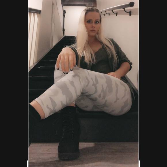 Profile Picture of Alyza Kroll (@alyzakroll) on Poshmark