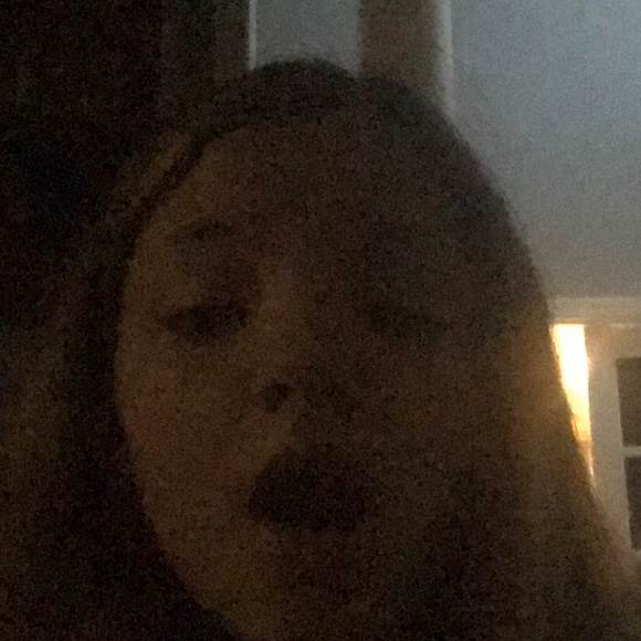 Profile Picture of Erin Hickel (@hickelpickle) on Poshmark
