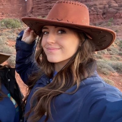 Profile Picture of Vic (@Victoria_Lee13) on Twitter
