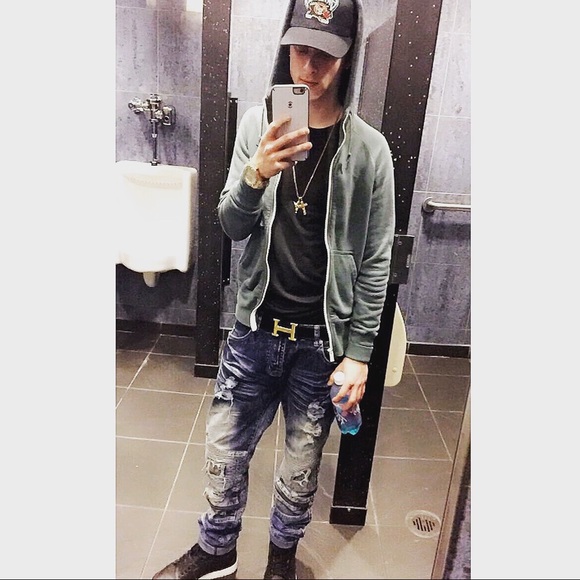 Chase Park - Poshmark Profile Picture of Chase Park (@chase24park) on Poshmark