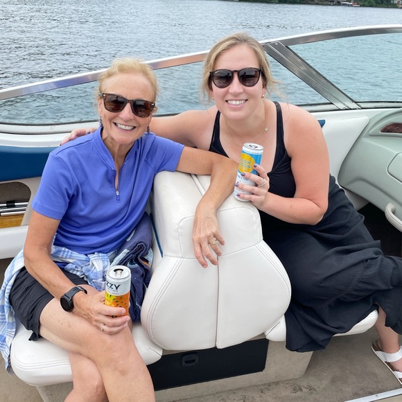 Profile Picture of Jenna Brink (@jbrink547) on Poshmark