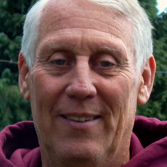 Profile Picture of Jim Knowles (@jimknowles) on Poshmark