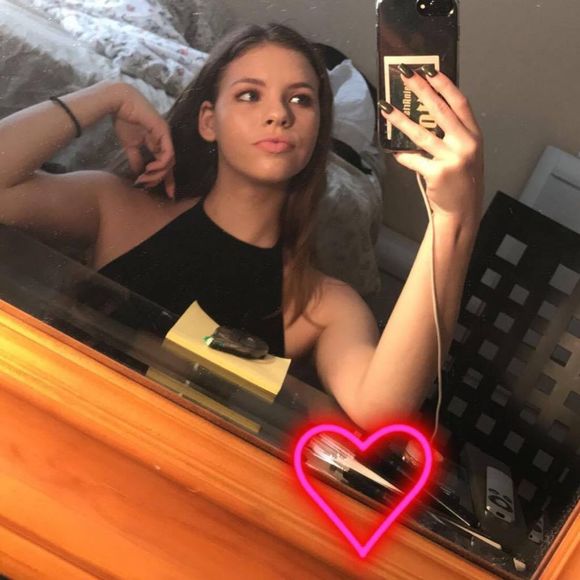 Profile Picture of Cat Frizalone (@catfrizalone) on Poshmark