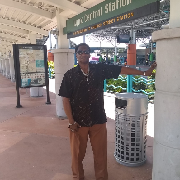 Profile Picture of James Ravenell (@jamesravenell) on Poshmark