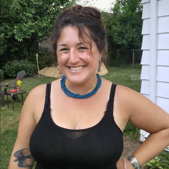 Profile Picture of Andrea Tarry (@raetarry) on Poshmark