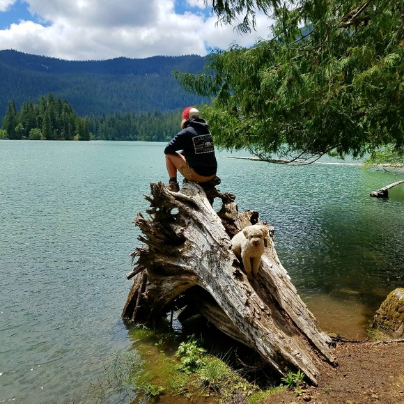 Profile Picture of Leah Tate (@tatelm529) on Poshmark