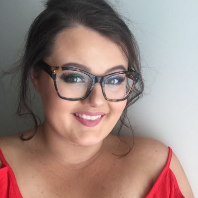 Profile Picture of Hollie (@h_matthews16) on Twitter