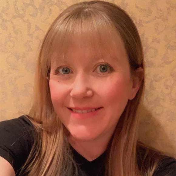 Profile Picture of Beth Colborn (@djstrawberry07) on Poshmark