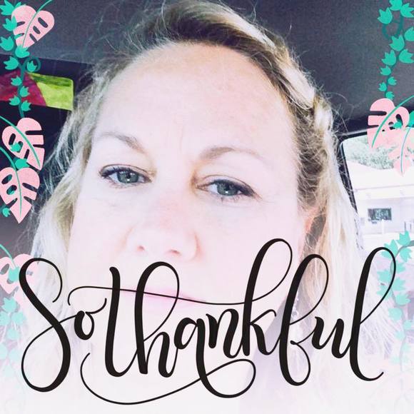 Profile Picture of Tina Cheek (@tinamcheek) on Poshmark