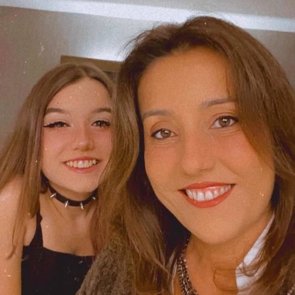 Profile Picture of Roberta Barros (@betabarros27) on Poshmark