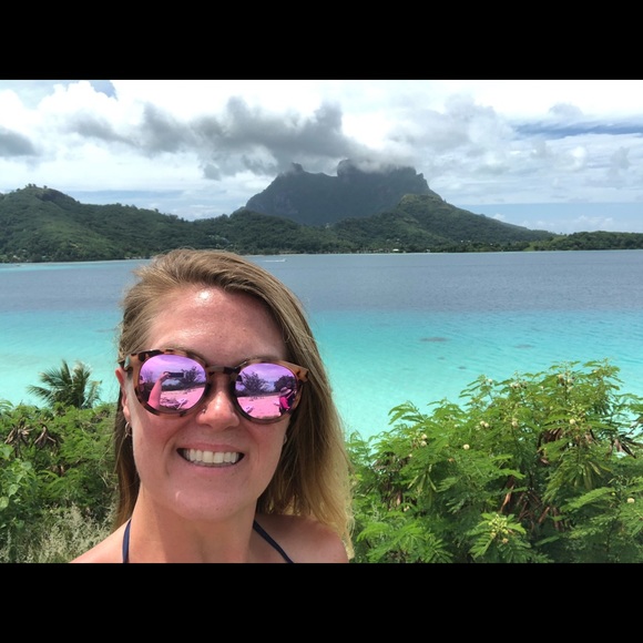 Profile Picture of Jen Paul (@jenhart87) on Poshmark