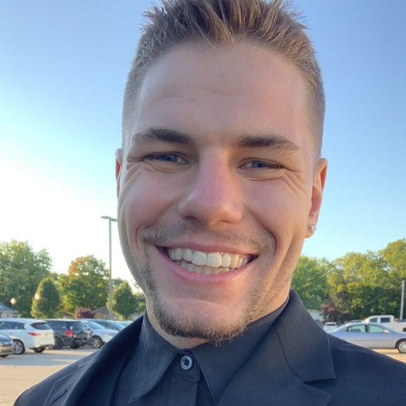 Profile Picture of Jakøb Kiracofe (@jakobkiracofe10) on Poshmark