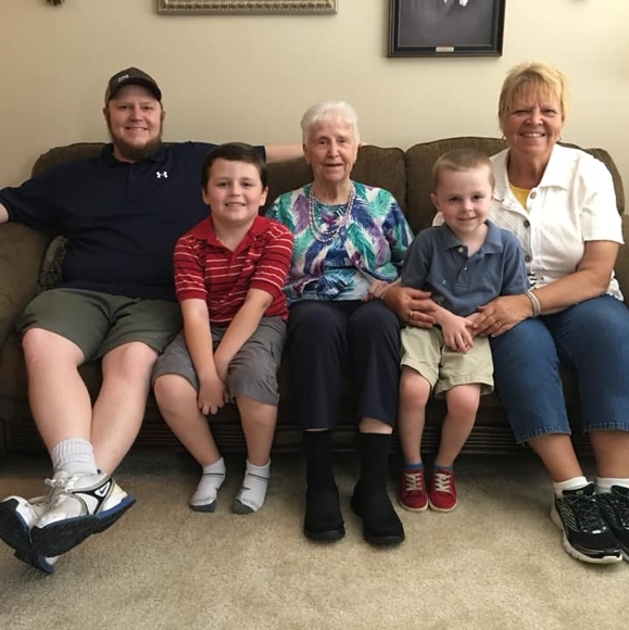 Kristina Mcguire - Poshmark Profile Picture of Kristina Mcguire (@kristinamcgu515) on Poshmark