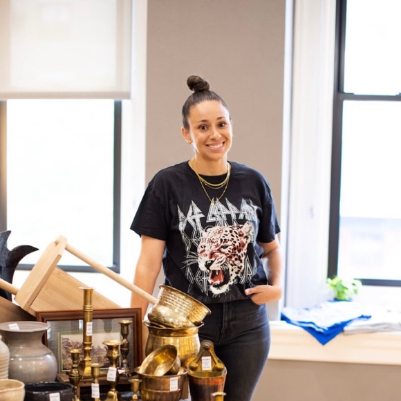 Profile Picture of Marilyn Withers (@unearthedcloset) on Poshmark