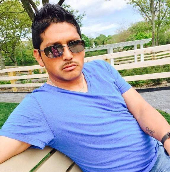 Profile Picture of Alex Quezada (@alex_quezada) on Poshmark