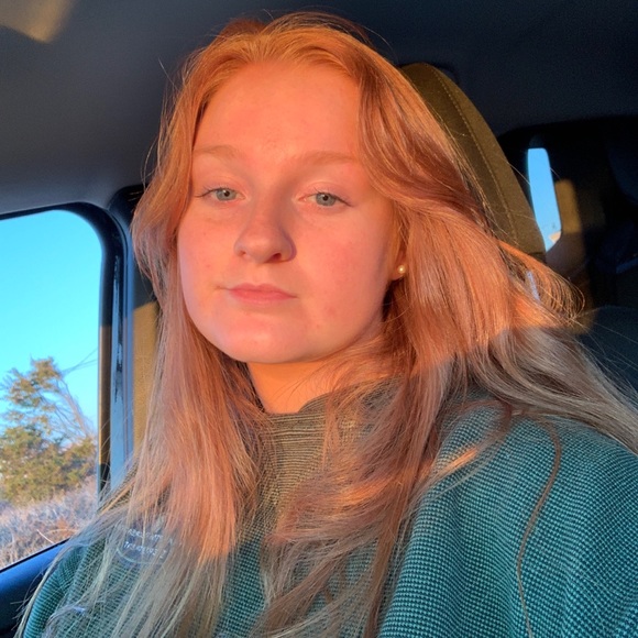 Profile Picture of Grace Cafarelli (@gracecafarelli) on Poshmark