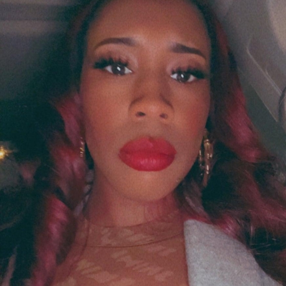 Profile Picture of Marla Betsill (@lharrisucx) on Poshmark