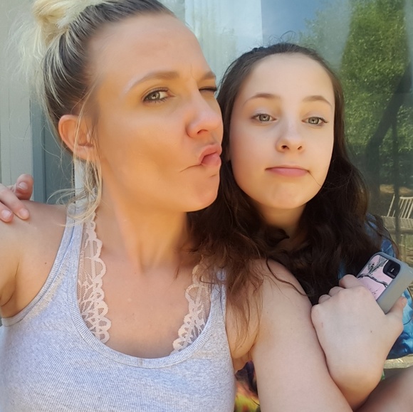 Profile Picture of Brynn Arnone (@brynn_arnone) on Poshmark