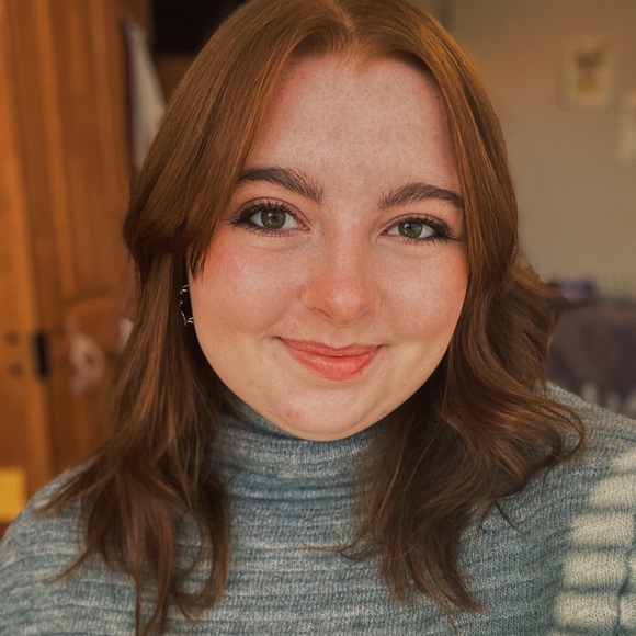 Profile Picture of Abigail Hardage (@abigailhardage) on Poshmark